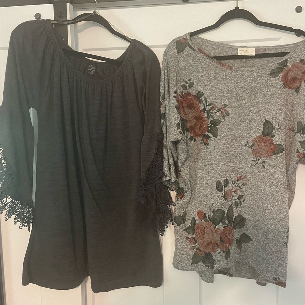 Tunic style 3/4 length shirts. Xl great condition selling as set.